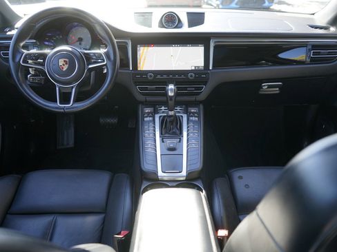 Used 2020 Porsche Macan S image 16