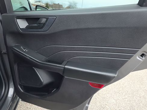 Used 2022 Ford Escape SE w/ Cold Weather Package image 31