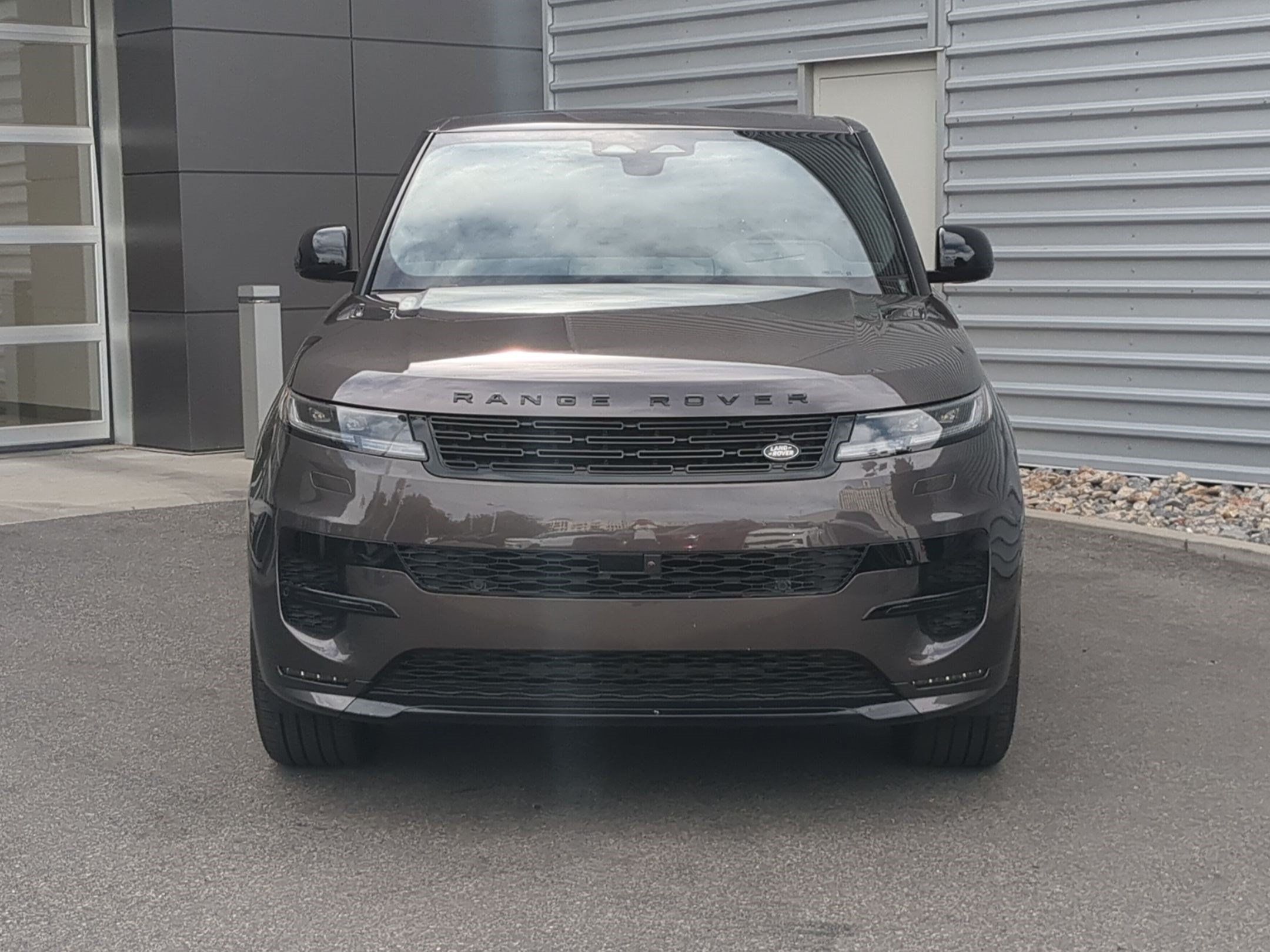 New 2026 Land Rover Range Rover Sport Dynamic SE AWD/4WD image 2