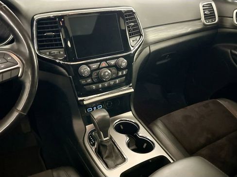 Used 2020 Jeep Grand Cherokee Altitude image 24