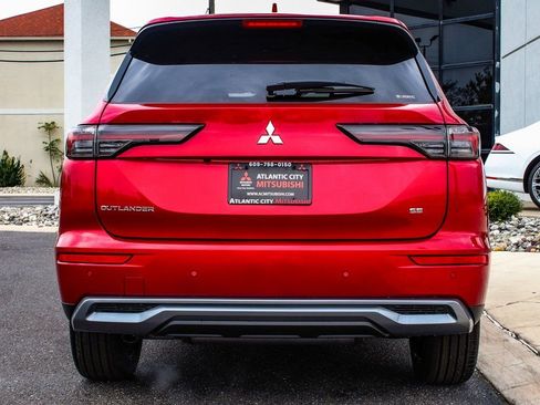 New 2025 Mitsubishi Outlander SE AWD/4WD image 5