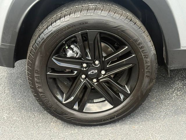 Used 2024 Chevrolet Trax ACTIV w/ Sunroof Package FWD image 30