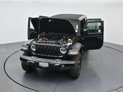 Used 2024 Jeep Wrangler Unlimited image 36