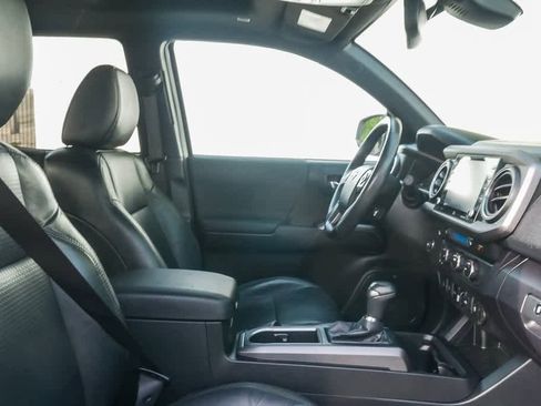 Used 2021 Toyota Tacoma TRD Off-Road w/ TRD Premium Off Road Package image 16