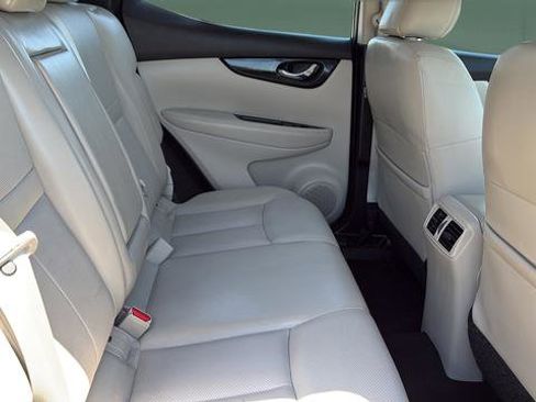 Used 2022 Nissan Rogue Sport SL AWD/4WD image 22