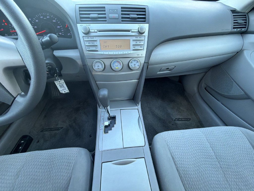 Used 2011 Toyota Camry LE FWD image 24
