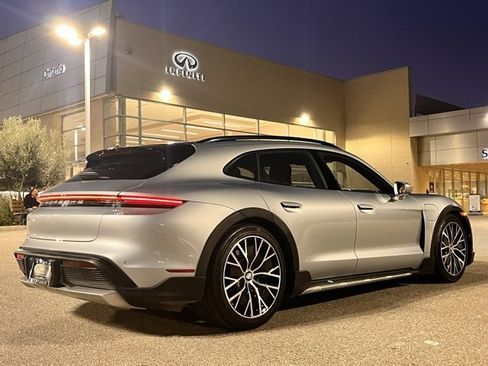 Used 2023 Porsche Taycan 4 Cross Turismo image 3