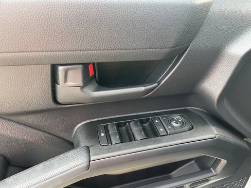 Used 2025 Toyota 4Runner SR5 AWD/4WD image 12