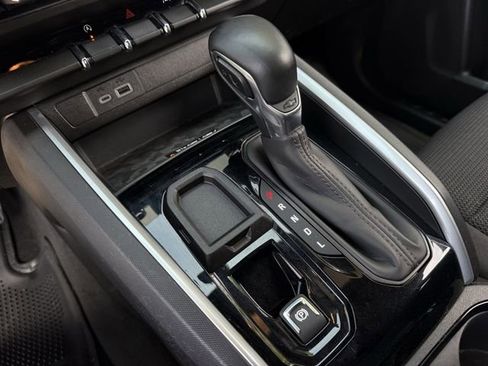 Used 2024 Chevrolet Colorado LT w/ LT Convenience Package II RWD image 22