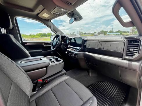 Used 2026 Chevrolet Silverado 1500 LT RWD image 8