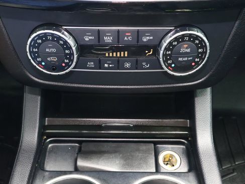 Used 2018 Mercedes-Benz GLS 550 4MATIC image 26