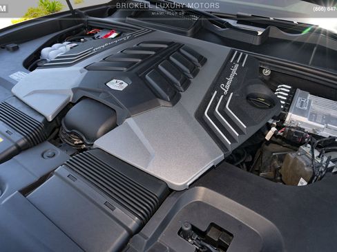 Used 2020 Lamborghini Urus image 40