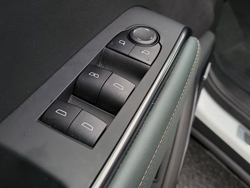 Used 2025 GMC Acadia AT4 w/ LPO, Floor Liner Package AWD/4WD image 10