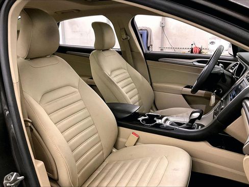 Used 2016 Ford Fusion SE image 7