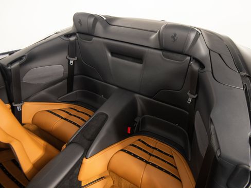 Certified 2025 Ferrari Roma image 18