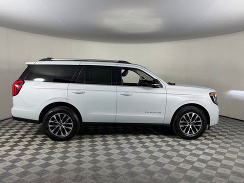Used 2025 Ford Expedition Platinum AWD/4WD image 3