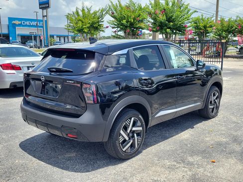 Certified 2025 Nissan Kicks SV FWD image 4