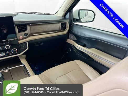 Used 2024 Ford Expedition Limited image 29