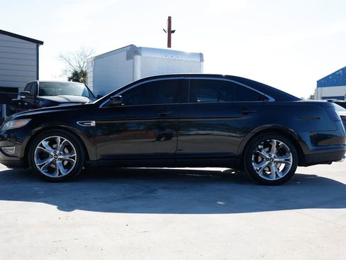 Used 2012 Ford Taurus SHO image 2