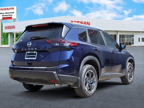 Certified 2026 Nissan Rogue SV w/ SV Premium Package image 4