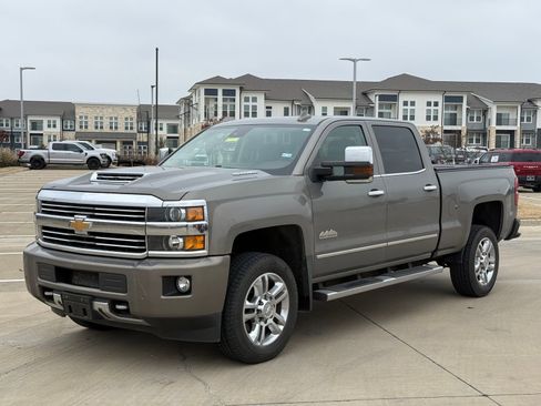 Used 2017 Chevrolet Silverado 2500 High Country w/ Duramax Plus Package image 3