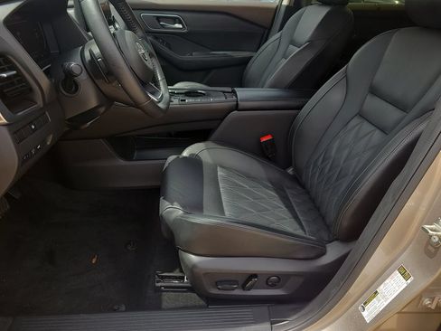 Certified 2023 Nissan Rogue Platinum FWD image 16