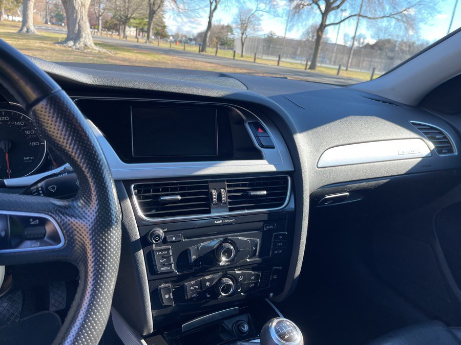 Used 2009 Audi A4 2.0T Premium AWD/4WD image 25