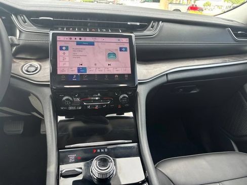 Certified 2023 Jeep Grand Cherokee L Limited AWD/4WD image 17