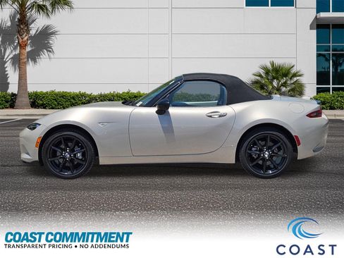 Used 2023 MAZDA MX-5 Miata Club RWD image 10