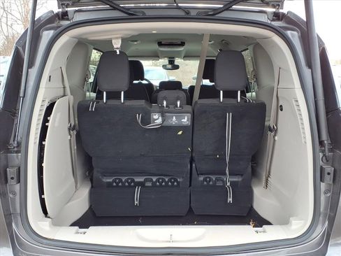 Used 2017 Chrysler Pacifica Touring image 7