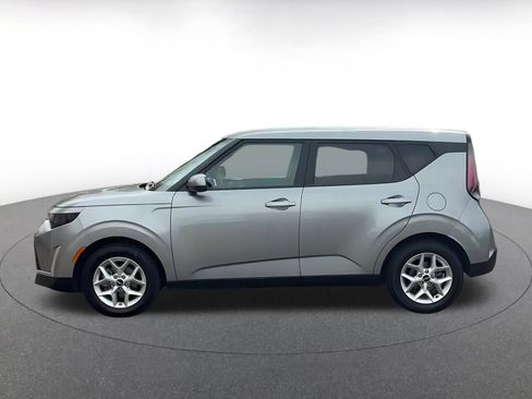 Used 2025 Kia Soul LX w/ LX Technology Package image 9