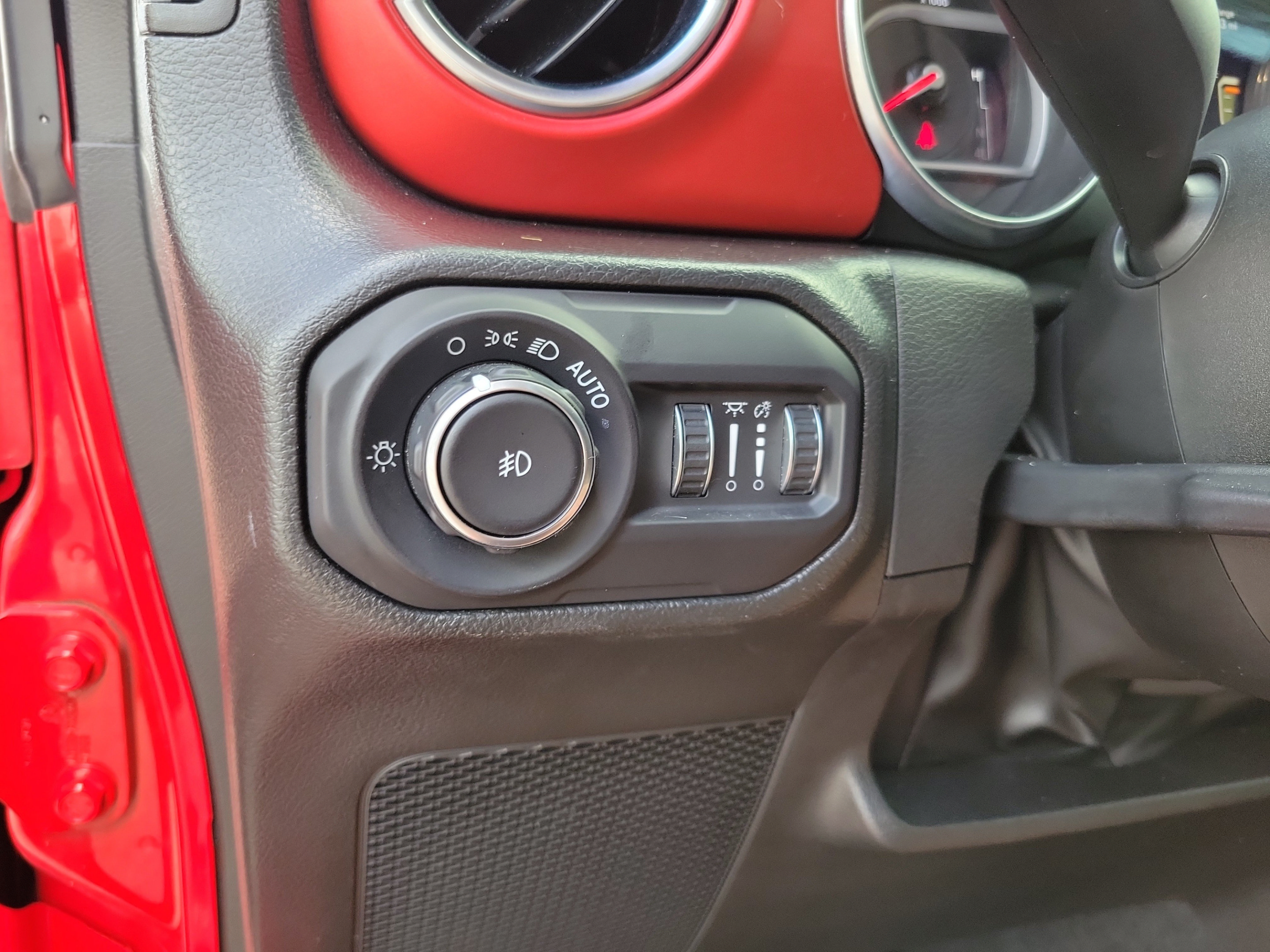 Used 2022 Jeep Wrangler Unlimited Rubicon w/ LED Lighting Group AWD/4WD image 19