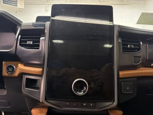 Certified 2022 Ford Expedition Max Platinum RWD image 24