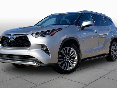 Used 2020 Toyota Highlander Platinum AWD/4WD image 2