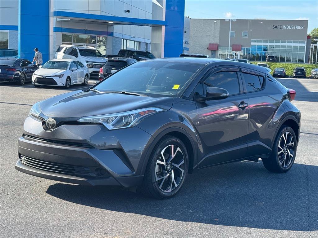 Used 2019 Toyota C-HR XLE FWD image 7