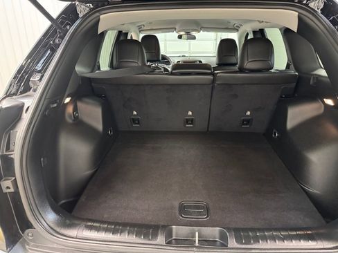 Used 2019 Jeep Cherokee Latitude Plus w/ Cold Weather Group image 22