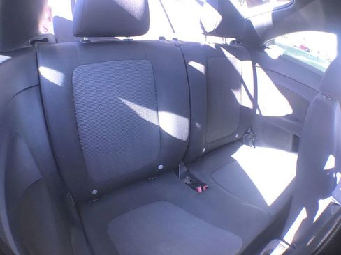 Used 2013 Volkswagen Beetle 2.5 image 20