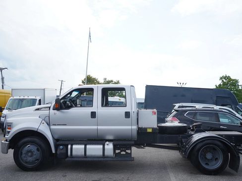 Used 2019 Ford F650 2WD Crew Cab Super Duty image 6