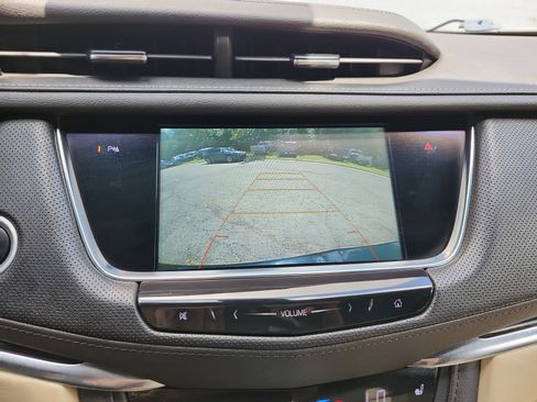 Used 2019 Cadillac XT5 AWD image 17