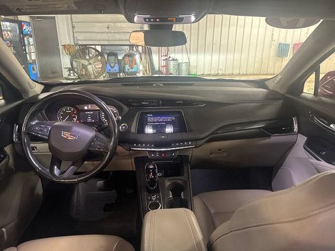Used 2019 Cadillac XT4 Premium Luxury AWD/4WD image 18