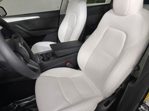 Used 2023 Tesla Model Y Long Range AWD/4WD image 19