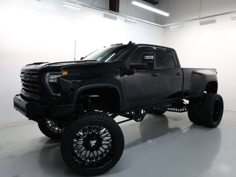 Used 2024 Chevrolet Silverado 3500 LTZ w/ LTZ Plus Package AWD/4WD image 72