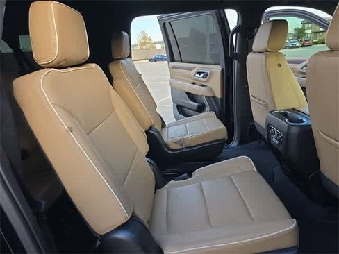 Used 2022 Chevrolet Suburban Premier image 22