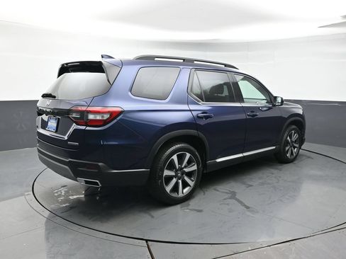 Certified 2024 Honda Pilot Touring image 6