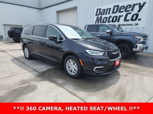 New 2026 Chrysler Pacifica Select image 1