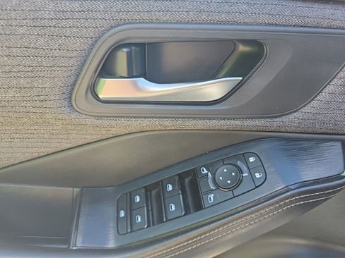 Used 2022 Nissan Rogue SV image 20