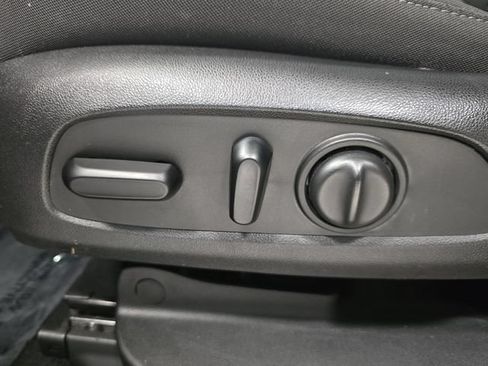 Used 2019 Chevrolet Blazer LT FWD image 28