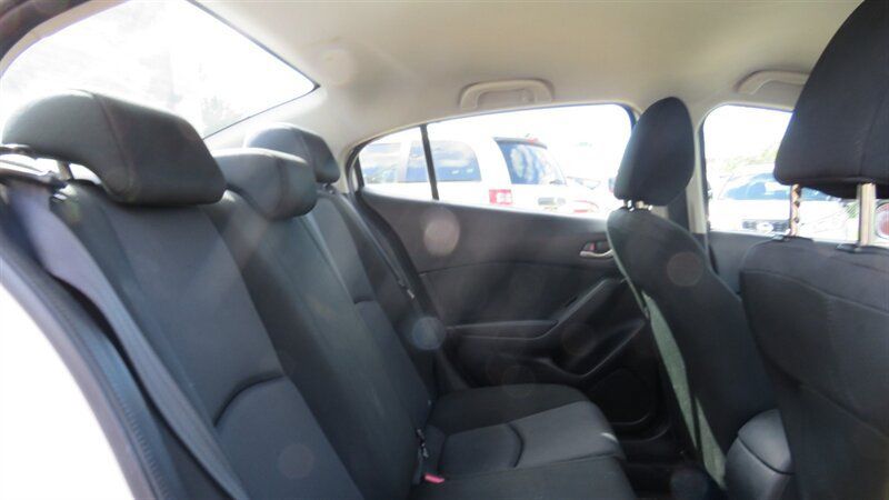 Used 2014 MAZDA MAZDA3 i SV FWD image 15