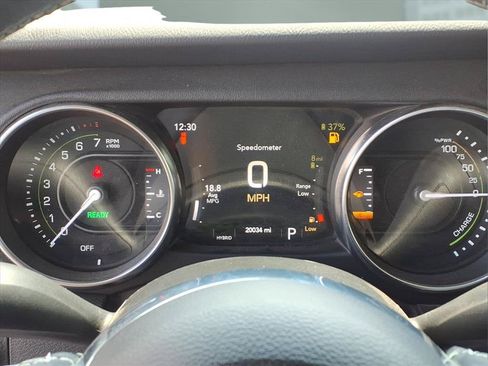 Used 2023 Jeep Wrangler Unlimited Sahara w/ Cold Weather Group AWD/4WD image 15