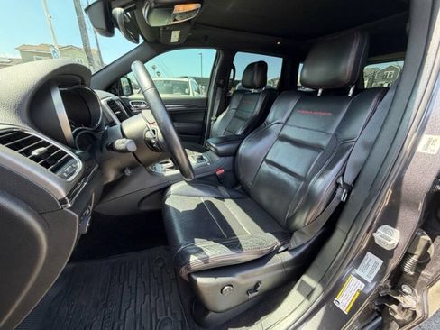 Used 2017 Jeep Grand Cherokee Trailhawk w/ Trailhawk Luxury Group AWD/4WD image 13